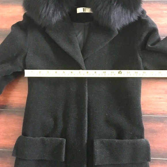 100% wool and 100% fox fur collar long coat - Picture 8 of 15